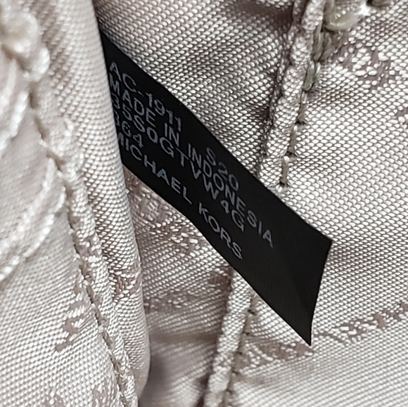 ⚠️LAST 1⚠️ Michael Kors Lenox Embossed LG 3 Piece - Picture 12 of 13